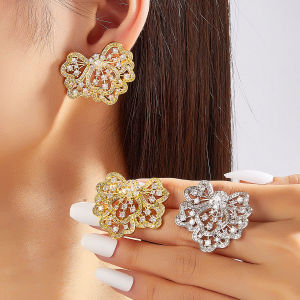 เลื่อมเสริมบุคลิกภาพเจ้าสาวงานแต่งงานเครื่องประดับฝังหินกลมสีเขียวประกายระยิบระยับ AAA เพชรสังเคราะห์ยาวต่างหูรูปหยดน้ำ SE983