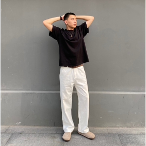 กางเกงยีนส์ขาตรงผ้าฝ้ายแท้สําหรับผู้ชายในกางเกงขายาวทรงหลวมสไตล์ฤดูร้อนระดับไฮเอนด์สีขาว