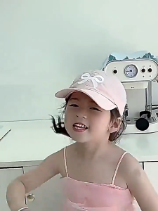 Mũ Lưỡi Chai Nửa Đầu Cho Các Bé 4 - 12 Tuổi Thêu Họa Tiết Nơ