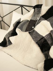 Double Layer Lamb Velvet Shoulder Blanket & Ultra Soft Warm Leg Cover: The Perfect Christmas Gift