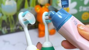 kids toothpaste 60g 1-12years Prevents tooth decay Peach flavor baby toothpaste ubat gigi kanak kanak 儿童牙膏 小孩牙膏