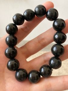 สร้อยข้อมือ สร้อยข้อมือหยก สร้อยข้อมือหยกแท้ สร้อยข้อมือหยกดิบ สร้อยข้อมือหยกพม่า กำไล กำไลหยก กำไลหยกแท้ กำไลหยกดิบ กำไลหยกพม่า สร้อยข้อมือหยกพม่าดิบแท้ Jadeite Type A ขนาด 12-13 มม.