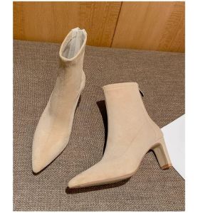 ฤดูใบไม้ร่วง ฤดูหนาว สไตล์ใหม่ สีนู้ด ยืดได้ ถุงเท้ารองเท้าผู้หญิง Pointed Toe ส้นสแควร์รองเท้าส้นสูงกลับ ซิป กํามะหยี่ Patchwork Slim รองเท้าสั้น