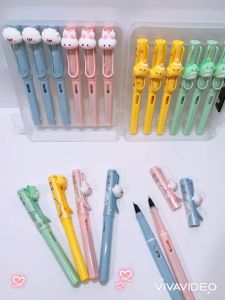 Bút máy bôi xoá được có gắn thú dễ thương mực xanh/tím dành cho học sinh tiểu học