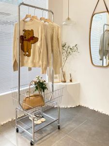 Mobile Clothing Store Display Rack Stand-alone Metal Female Fashion Display Clothes Hanger with Wheels Shopping Cart Shelf