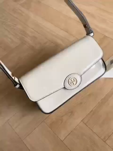 TB One shoulder crossbody fashion crescent bag Small square bag everything midnight bag Armpit patent leather French tofu bag