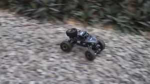 Mainan Mobil Remote Control dengan Lampu RC Off-Road Climbing Car RC Rock Crawler Bahan Alloy 2WD Powerful