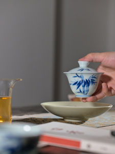 Hand-Painted Underglaze Blue And White Bamboo Tea Bowl Gongfu Brewing Tea Set Ceramic Artisan Craft Small Fresh Style