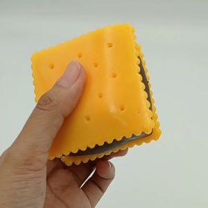 TAIYO Squishy Pinch Sandwich Cookies: Roti Lapis Isi Coklat & Mainan Stress Relief
