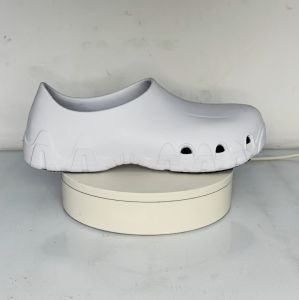 Prelesty Sepatu Koki Clog Chef Shoes Fashion Sepatu Kitchen Pria Anti Air Tidak Licin Kerja Slip On Keren Full Black 401