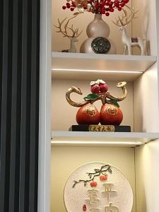 Luxury Decorative Figurines Home Decoration