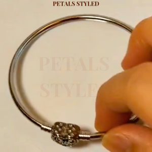 PETALS_STYLE Titanium Black Love Charm Bangle潘家钛钢串珠黑色爱心手镯