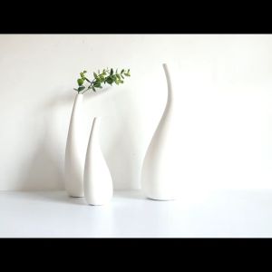 แจกันสีขาวแจกันเซรามิกเครื่องประดับดอกไม้แห้งการจัดดอกไม้ที่ทันสมัยเรียบง่ายวรรณกรรมห้องนั่งเล่นสีขาวสร้างสรรค์ตกแต่งบ้าน