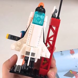 Mainan Blok Plastik Susun Pesawat Rocket Luar Angkasa