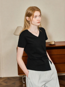 KUHNMARVIN | Áo Thun Ôm Body Cổ V Gập Ly Dáng Không Đều cho Phụ Nữ Mùa Hè Bền Cotton Mềm