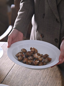 จิงเต๋อเจิ้น สีขาว ชามซุปปลาทรงรีลึกพอร์ซเลนสีบริสุทธิ์บนโต๊ะอาหารใช้ในบ้านจานชามทรงกลมสไตล์จีน