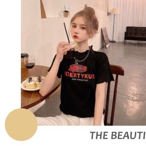 LHSunshine เสื้อผู้หญิง เสื้อยืดผู้หญิง เสื้อผ้าแฟชั่น เสื้อแขนสั้น ครอป พิมพ์ลายภาษาอังกฤษ ดีไซน์เก๋ ๆ ด้วยรอยหยักรอบคอ แขน และชายเสื้อ 😍