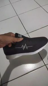 Sepatu sneaker Pria PETIR