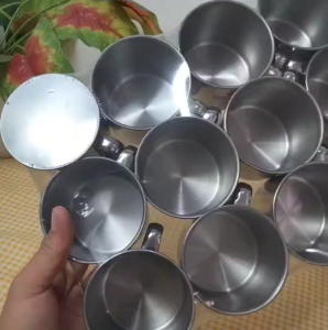 แก้วสแตนเลส มีหูจับ มี 3 ขนาด 7 ซม. 8 ซม. 9 ซม. (ยกโหล) แก้วสแตนเลสมีหูจับ กระป๋องน้ำ