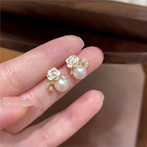 S925 Silver Needle Tea Rose Earrings Versatile Luxury French Style Fashionable New Model Womens Jewelry Ear Accessories
