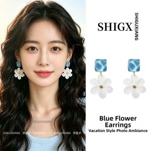 Elegant Unique Blue Flower Earrings