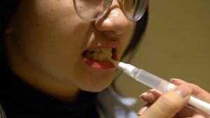 Bút gel làm trắng răng Happy smile làm trắng răng tại nhà an toàn không gây ê buốt 4ml