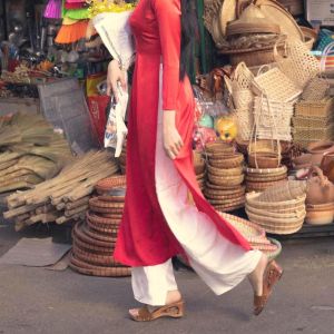 Guốc gỗ 7 phân nữ dép gỗ quai lụa tafta Bồ Câu guốc mộc đế xuồng mặc áo dài bà ba yếm đồ lam đi chùa phụ kiện chụp ảnh