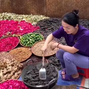 Xịt Dưỡng Tóc Kích Mọc Tóc Từ Thảo Dược Thiên Nhiên Cô Đặc Chai Sịt Giảm Rụng Tóc Dưỡng Tóc Khô Xơ Giúp Tóc Dày Và Dày