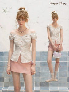 Unifree | Floral Off-Shoulder Slimming Ruffle Shirt