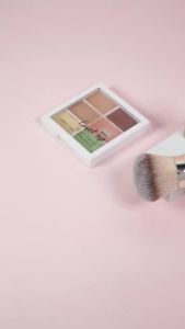 MAANGE 1pc Foundation Makeup Brush Powder Blusher brush Retractable Brush with Cover Suitable for travel Kabuki Makeup Brush