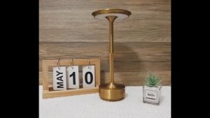 JOYCE Lamp Nordic Cordless Portable Metal Bar Table Lamp for Indoor/Outdoor Rechargeable Cordless LED Lamp 4000mA Battery 3-Colour Infinitely Dimming Battery Powered Small Desk Lamp Restaurant/Bedroom/Bar/Coffee Shop/Camping Night Light