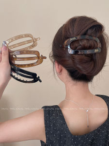 Elegant Large Oval Hair Clip Womens Stylish Twisty Hair Accessory Durable Fashionable Hair Grips for Casual And Formal Occasions