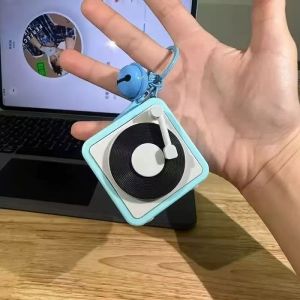 Retro Miniature Recording Radio Keychain Couple Souvenir Music Box Long Distance Relationship Pendant Creative Gift