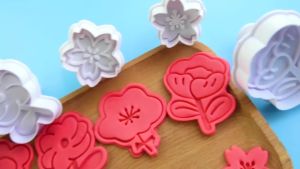 8pcs Flower Design Cookies Cutter / Biscuit Mold DIY Kitchen Cake Decorating Tools Stamp Fondant Embosser Die