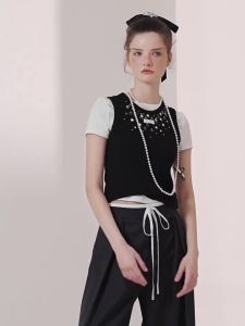 AIVEI | Knit Vest for Both Layering and Wearing Out