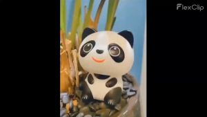 Pajangan Solar Dashboard Karakter Kartun Lucu Mini Panda Mengangguk Energi Surya - Hiasan Meja & Mobil