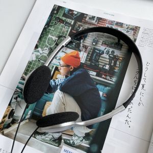 INS Retro Classic 90S Silver Earphone Y2k Earphone Wear Accessory Headset Wired Earphone Retro Photography Props