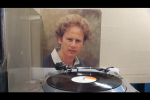 1 แผ่นเสียง 12นิ้ว AE1 GARFUNKEL -DOWN IN THE WILLOW GARDEN - I SHALL SING แผ่นVG+ริ้วรอยบาง เสียงรบกวนนิดหน่อยไม่มีรอยลึก แผ่นล้างทำความสะอาดแล้ว ปกVG++มีตำหนิขอบนิดหน่อย ขอบไม่ขาด สันไม่ทะลุ