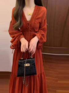 French Vintage Style V-Neck Belted Dress Design Sensation Slimming Long Dress Cotton Material Midi Skirt City Commute Wear