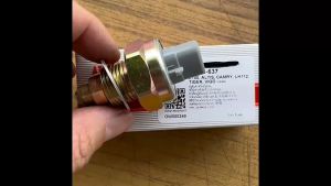 OSWA สวิตซ์ไฟถอย TOYOTA MTX AE100 ALTIS CAMRY LH112 TIGER VIGO (กดติด) KB-637/BENKP