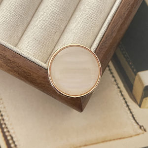 กระดุมโลหะสีขาวประดับเสื้อโค้ทขนสัตว์ระดับไฮเอนด์ กระดุมตกแต่งเสื้อสูท กระดุมเสื้อกันหนาว กระดุมเสื้อสเวตเตอร์ กระดุมโลหะสีขาวขอบบาง