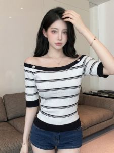 GUZILIAN | Áo Thun Knit Sọc Dây Dù Slimming
