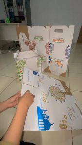 BOX PARCEL LEBARAN JINJING UKURAN 30 X 25 X 24MM TEBAL 3MM MOTIF ISI 20PCS