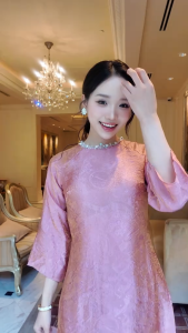 Áo dài nữ cách tân Tường Xuân dáng suông vải lụa ánh kim cổ tròn đính đá tay loe lỡ- Áo dài Ngọc Mai