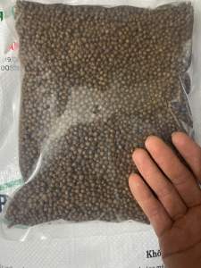 1 Kg Thức Ăn (  4.0 mm   ) Cho Cá Chép vàng Màu Cá ba đuôi Cá koi mini cá Hồng Két cá tai tượng cá lóc cá trê…. Và các loại cá kiểng cần ăn thức ăn hạt nổi sze bằng đầu đũa ăn cơm.