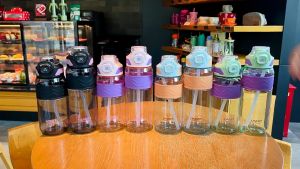 Botol Minum Ekslusif Transparant 750ml Model 2 in 1 Teguk Dan Sedotan Pengunci Flip On