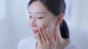 COSRX Hyaluronic Acid Hydra Power Essence 100ml | Infused with Multiple Hyaluronic Acids | Soothes Dryness Intensely Hydrates Refines Skin Texture