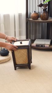 ถังขยะไม้มีฝาปิด ทรงสี่เหลี่ยมขนาด 10 ลิต พร้อมขอบด้านใน ถังขยะไม้ไผ่สานสำหรับประดับห้องของร้านนวด ประดับห้องนั่งเล่นโรงแรม