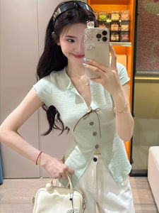 เสื้อยืดคอกว้างแขนสั้นผู้หญิงฤดูร้อน สีเขียว ทรงเข้ารูป ดีไซน์เก๋ไก๋ คอวี สายเดี่ยว เสื้อผ้าทำงานสไตล์เกาหลี