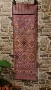 159.ผ้าไหมแกมฝ้าย ผ้าทอทั้งผืน ลายแพรวา สีชมพู